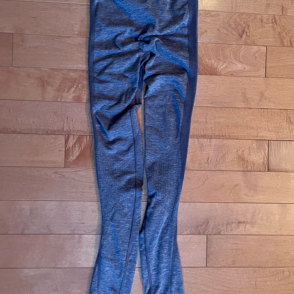 Lululemon leggings Size 4 - Picture 3 of 4